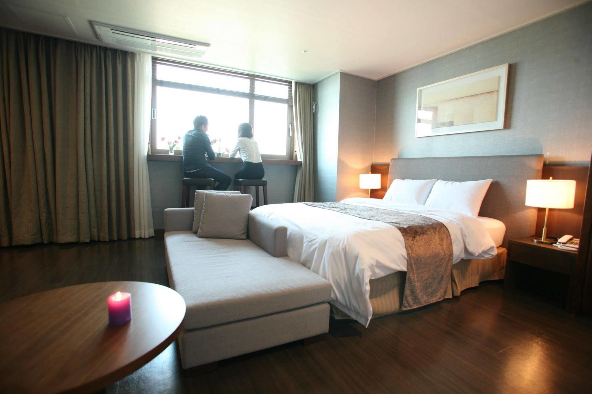Hyunjin Tourist Hotel Donghae Exteriér fotografie