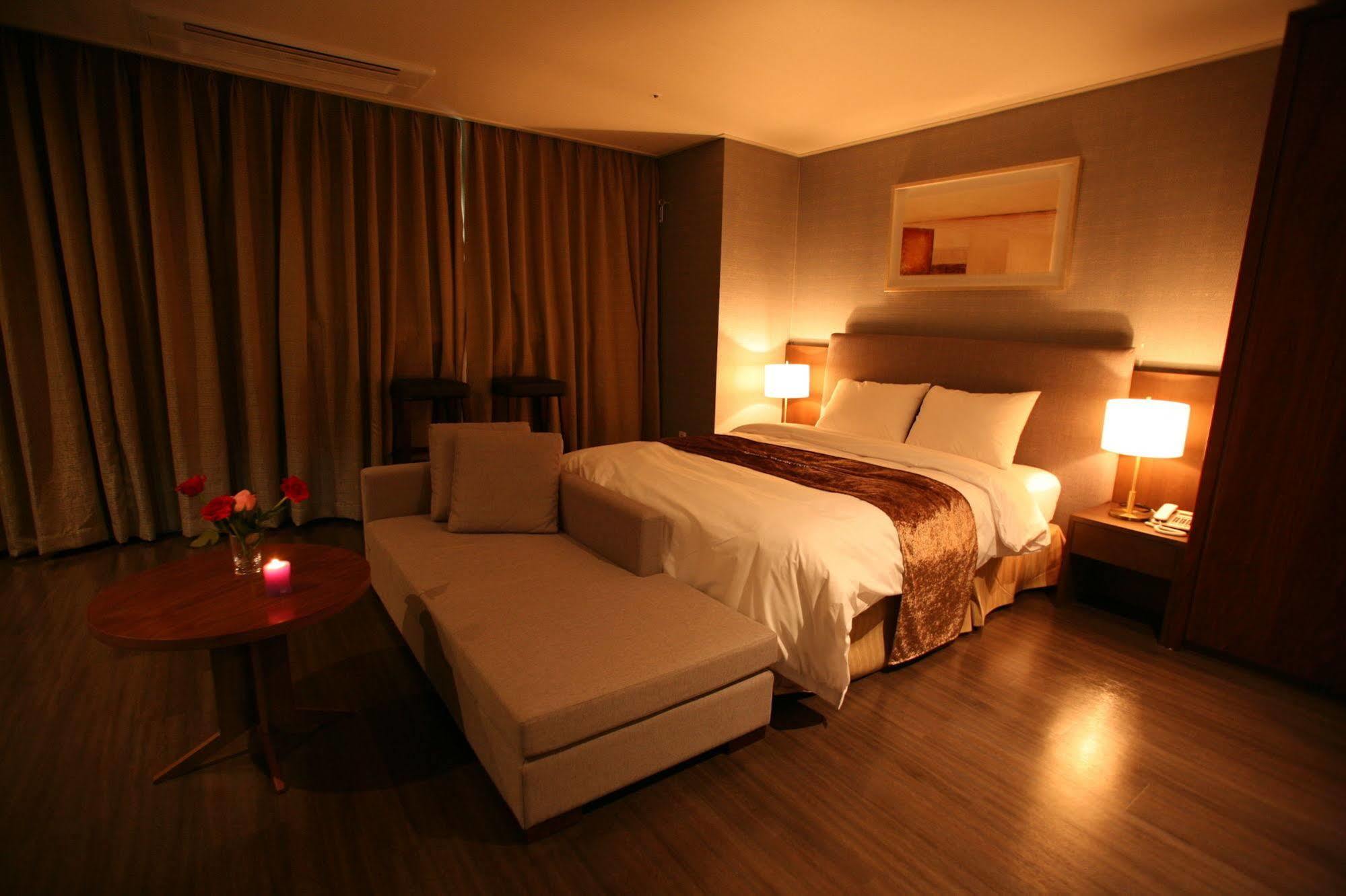 Hyunjin Tourist Hotel Donghae Exteriér fotografie