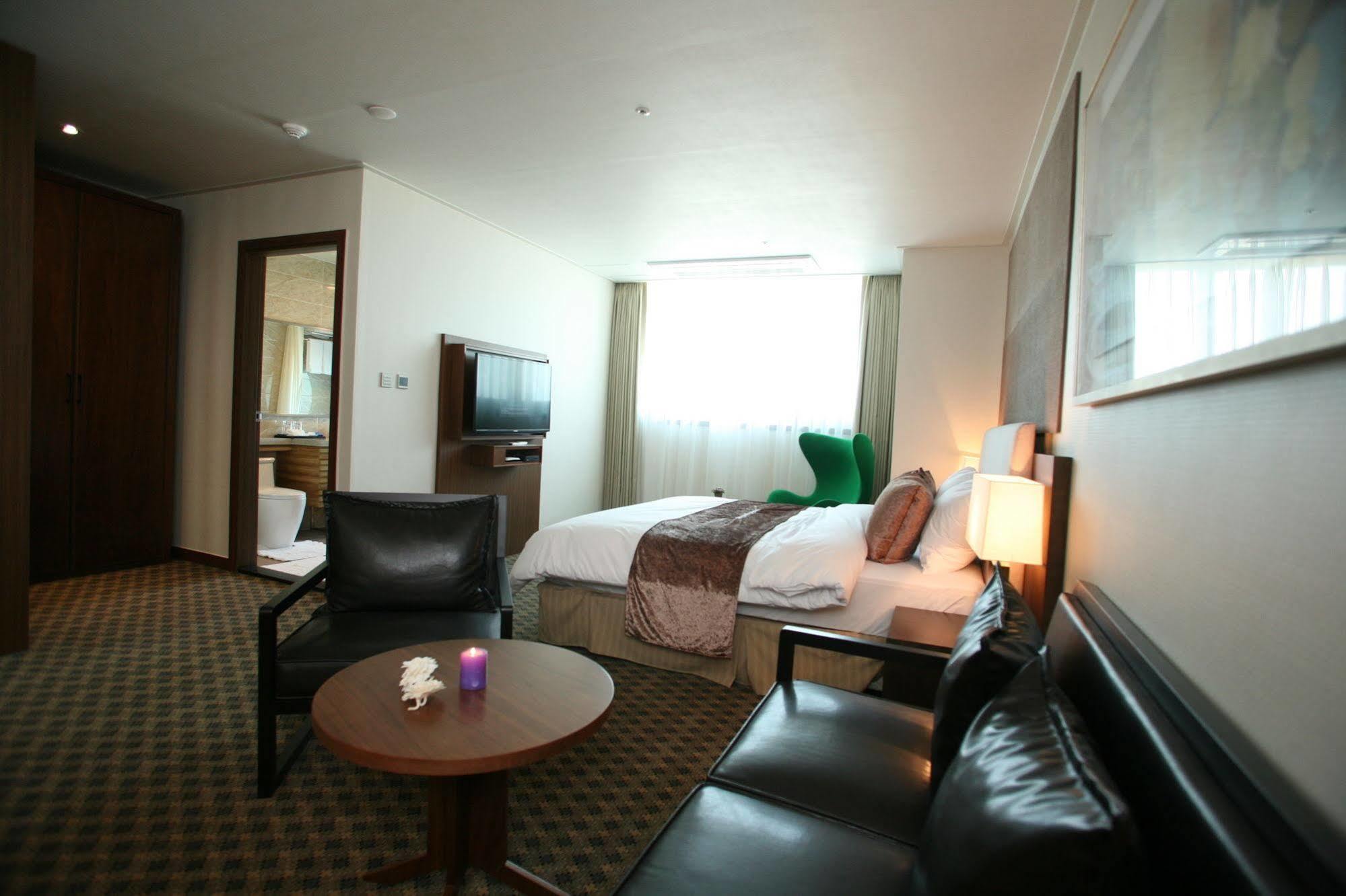 Hyunjin Tourist Hotel Donghae Exteriér fotografie